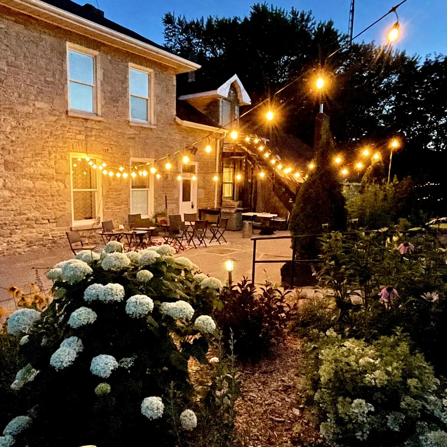 Wingfield Inn & Suites Outside Lights on Patio