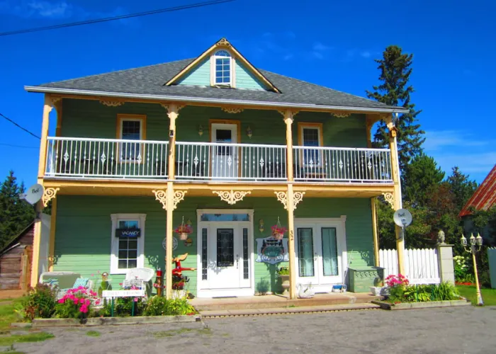 Outside Exterior of McApline House Bed & Breakfast in Maynooth, Ontario